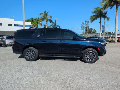 2023 Chevrolet Suburban 4WD Z71