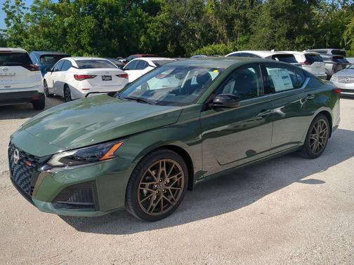 2025 Nissan Altima SR FWD