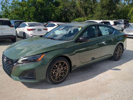 2025 Nissan Altima SR FWD