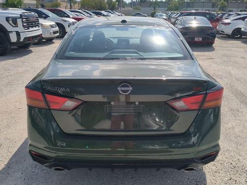 2025 Nissan Altima SR FWD