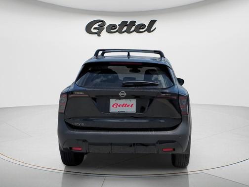 Super Black 2026 Nissan Kicks SV