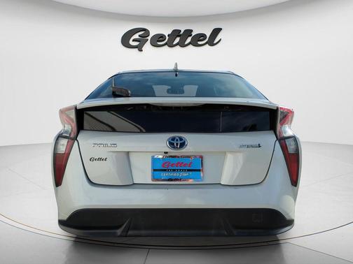Blizzard Pearl 2017 Toyota Prius Four Touring