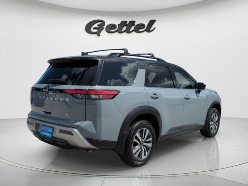 2023 Nissan Pathfinder SL FWD