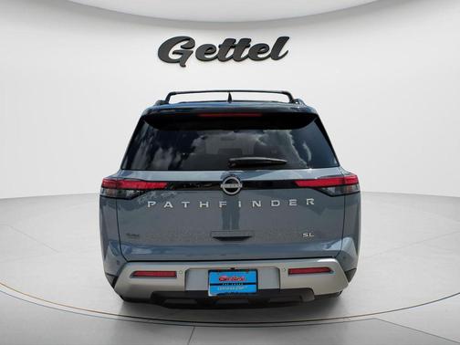 2023 Nissan Pathfinder SL FWD