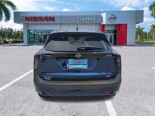 2025 Nissan Kicks SR