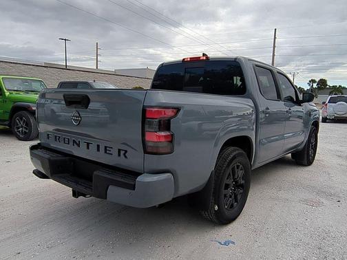 2026 Nissan Frontier SV