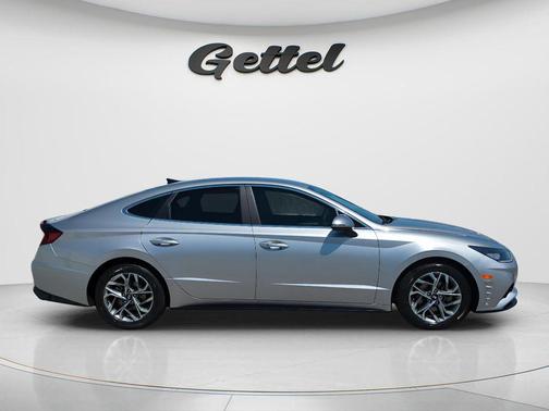 Shimmering Silver Pearl 2020 Hyundai SONATA SEL