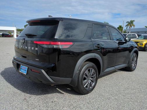 2024 Nissan Pathfinder S 4WD