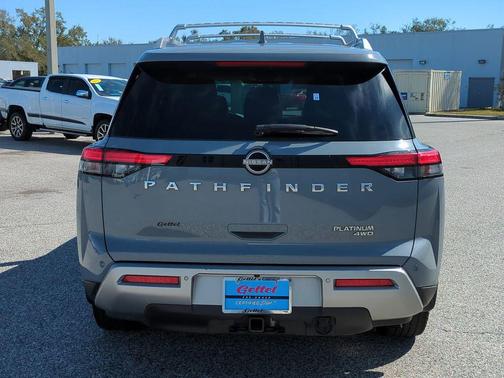 2022 Nissan Pathfinder Platinum 4WD