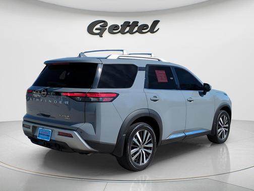 2022 Nissan Pathfinder Platinum 4WD