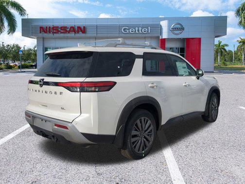 2025 Nissan Pathfinder SL FWD