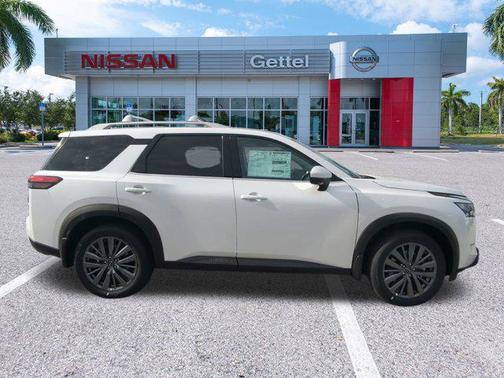 2025 Nissan Pathfinder SL FWD