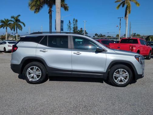 2022 GMC Terrain SLE