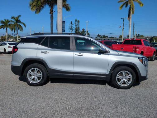 2022 GMC Terrain SLE