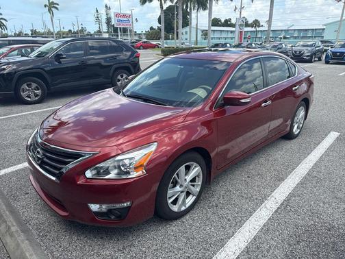 Cayenne Red Metallic 2014 Nissan Altima 2.5 SV