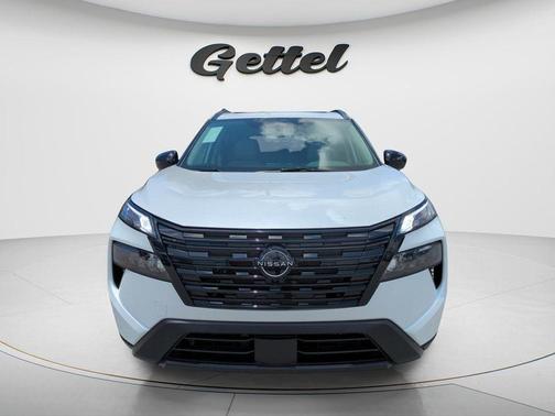 Everest White Pearl Tricoat 2026 Nissan Rogue Dark Armor