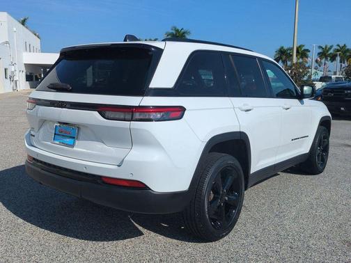2023 Jeep Grand Cherokee Altitude