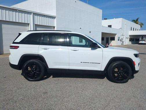 2023 Jeep Grand Cherokee Altitude