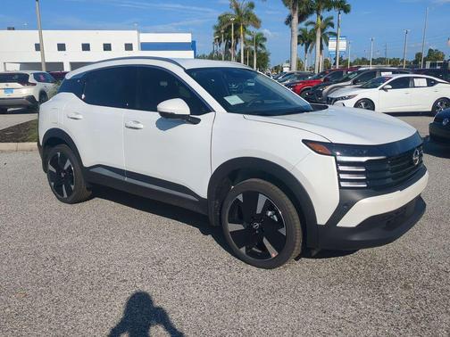 2025 Nissan Kicks SR