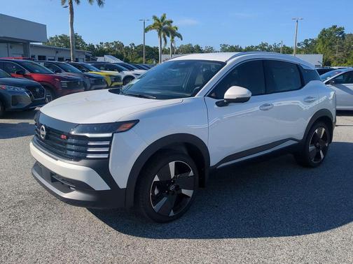 2025 Nissan Kicks SR