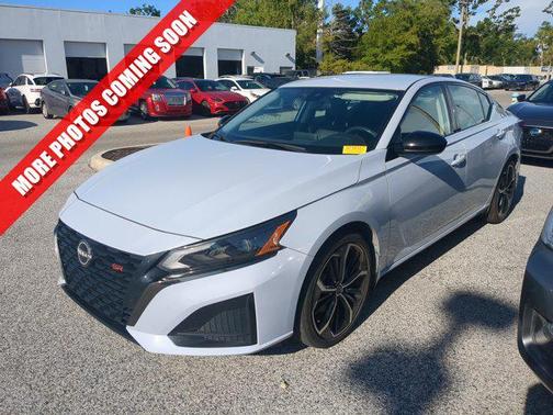 2023 Nissan Altima SR FWD