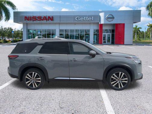 2025 Nissan Pathfinder Platinum FWD