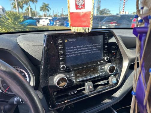 2022 Toyota Highlander L