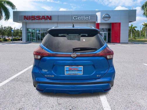 2023 Nissan Kicks SV
