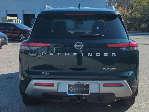 2024 Nissan Pathfinder Platinum FWD