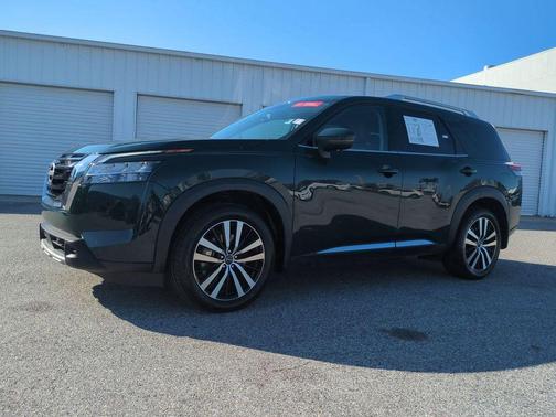 2024 Nissan Pathfinder Platinum FWD