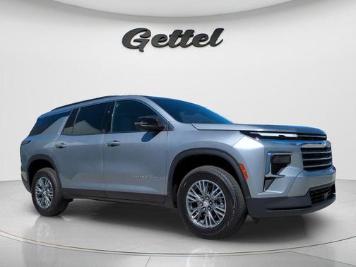 Sterling Gray Metallic 2025 Chevrolet Traverse LT