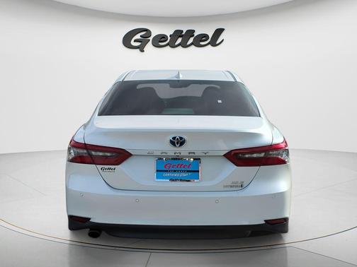 2022 Toyota Camry Hybrid XLE