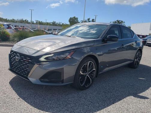 2025 Nissan Altima SR FWD