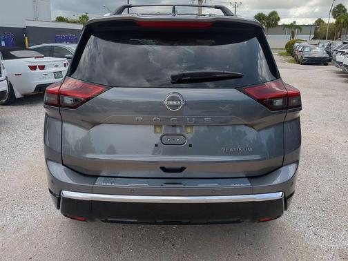 2025 Nissan Rogue Platinum