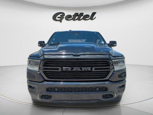 Diamond Black Crystal Pearlcoat 2022 RAM 1500 Laramie