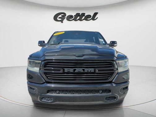 Diamond Black Crystal Pearlcoat 2022 RAM 1500 Laramie