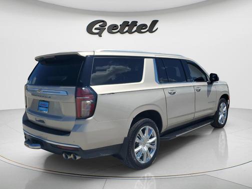 Empire Beige Metallic 2022 Chevrolet Suburban 4WD High Country