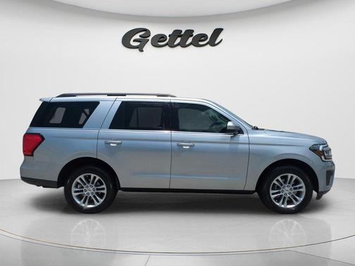 Iconic Silver Metallic 2024 Ford Expedition XLT