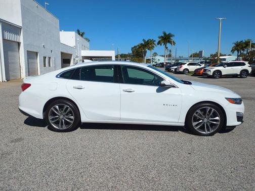 2022 Chevrolet Malibu FWD Premier