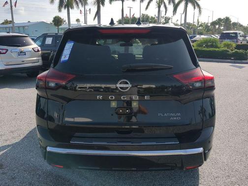 2025 Nissan Rogue Platinum