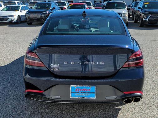 2023 Genesis G70 2.0T RWD