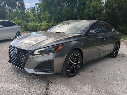 2025 Nissan Altima SR FWD