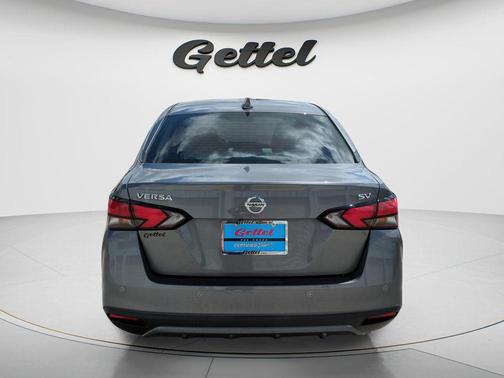 Gun Metallic 2021 Nissan Versa 1.6 SV