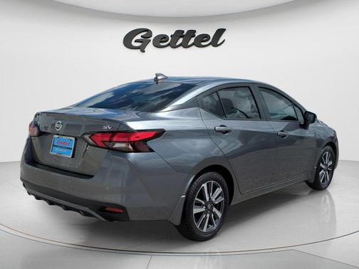 Gun Metallic 2021 Nissan Versa 1.6 SV