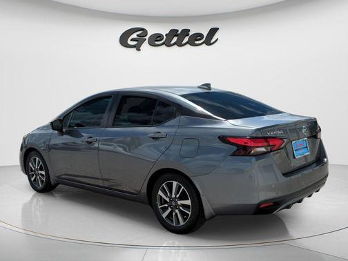 Gun Metallic 2021 Nissan Versa 1.6 SV