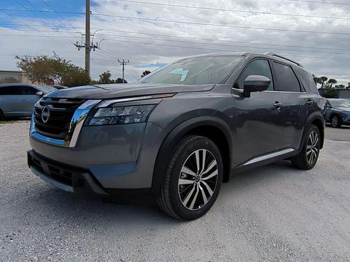 2025 Nissan Pathfinder Platinum FWD