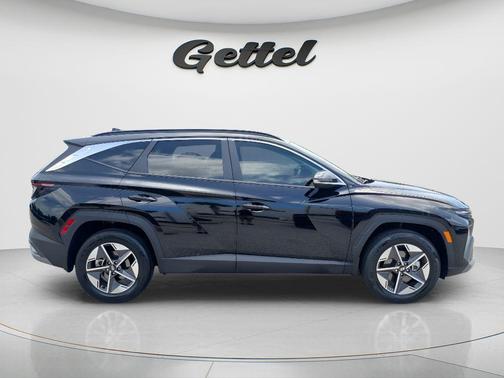 Phantom Black 2025 Hyundai TUCSON SEL Convenience