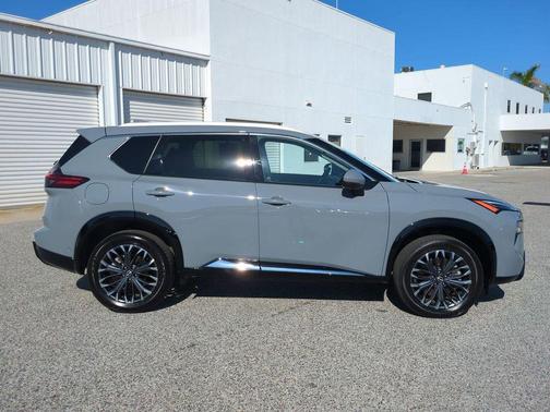 2025 Nissan Rogue Platinum