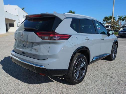 2025 Nissan Rogue Platinum