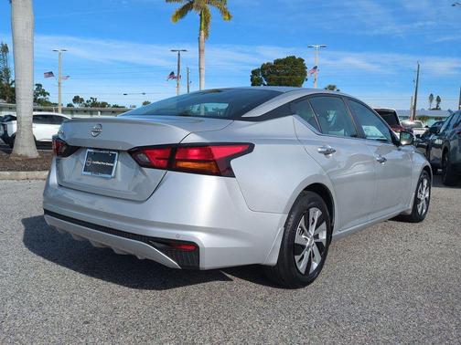 2023 Nissan Altima S FWD